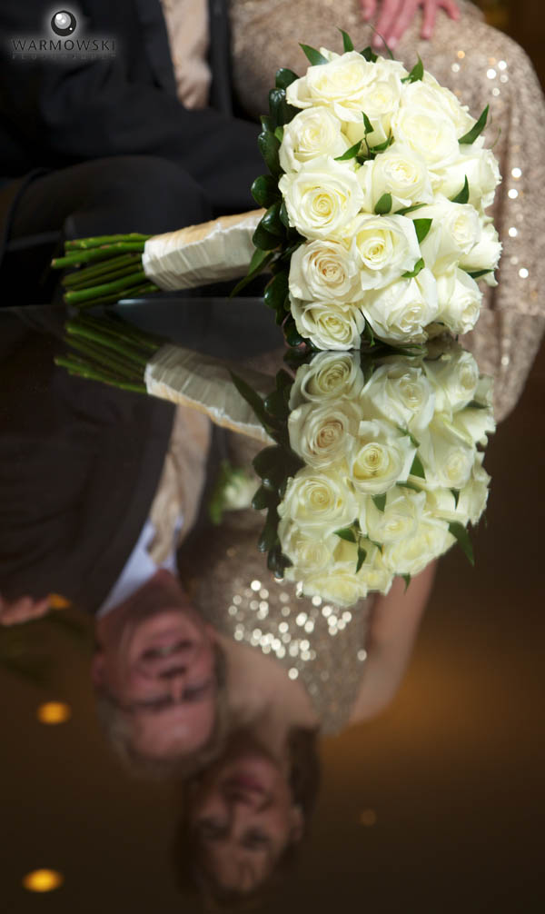 EZBLOOMS.COM white rose bouquet